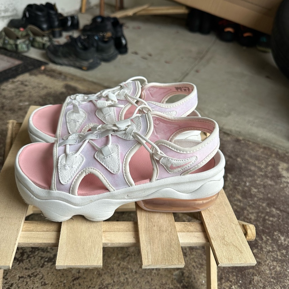 Rare Nike Air Max Koko Platform Sandal Women’s Size 6 in White Pink Glaze